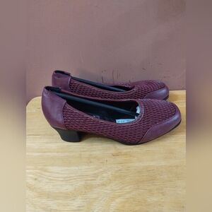 New comfort well by beacon women's size 6w stretch pumps